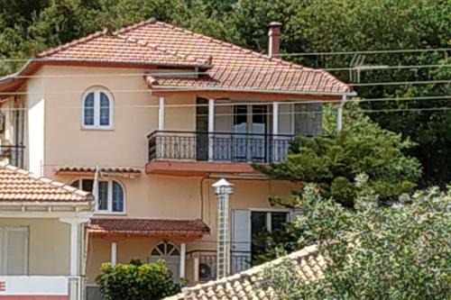 Dimitris House