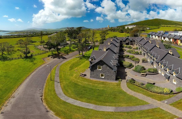 Dingle Courtyard Cottages 2 Bed Sleeps 4