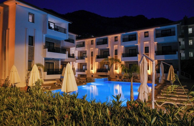 Diplomat Suites