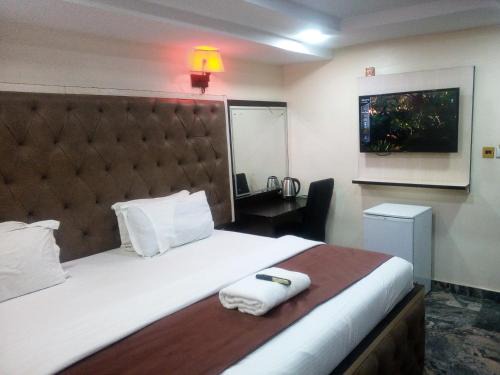 Dipri Suites