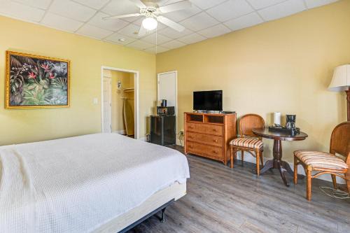 Direct 10K Islands Access Dockside Naples Studio