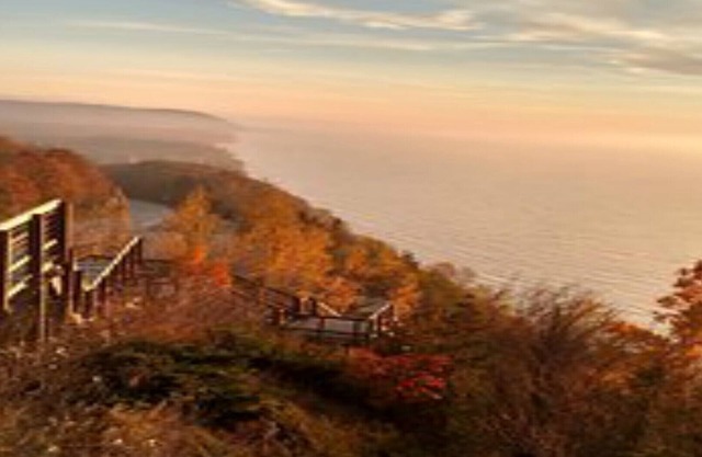 Directo Arcadia y el acceso del lago Michigan, Arcadia Bluffs (2mi), Niza!