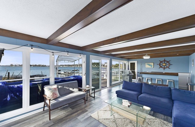 ⚓️Direct lake view with available Tritoon boat rental