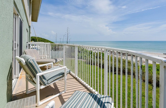 Direct Ocean- Wrap Around Balcony