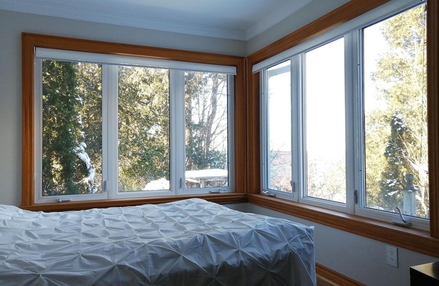 Direct Waterfront Cottage to Lake Simcoe w/Hot Tub, Sauna, BBQ Stove, Deck, Dock