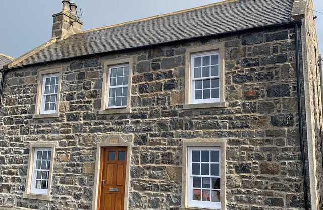 Directly overlooking the moray Firth with uninterrupted sea views pet friendly