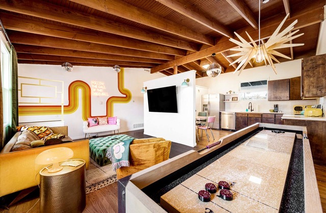 DiscoDen~Easy Access to Boulder, DT & Red Rocks w/ Shuffleboard, Firepit &Murals