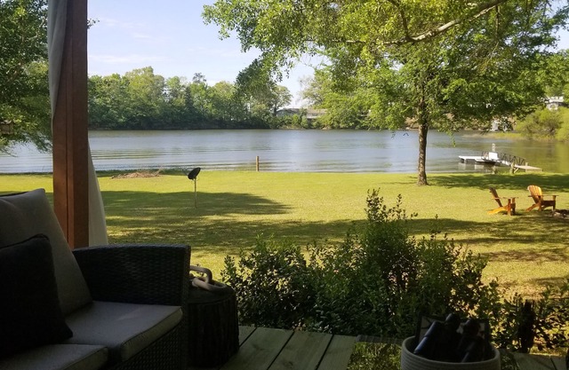 DISCOUNT ! Quiet Relaxing Getaway Water is Low but ... Fireplace inside&outside.