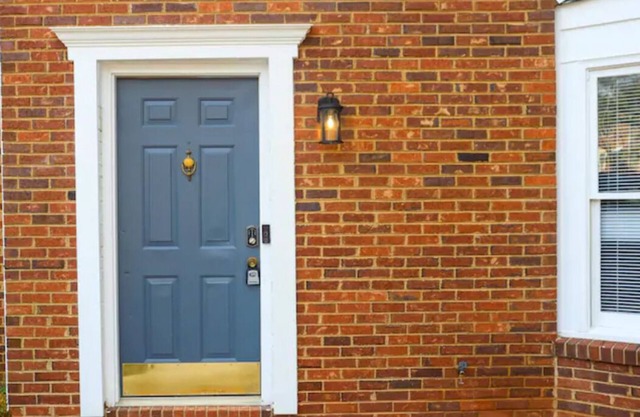Discounted Gorgeous 2 bed/ 2.5 bathroom Townhome