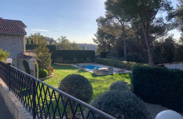 Discover a luxurious villa with a stunning pool and a lush garden , the ultimate escape for rest and relaxation