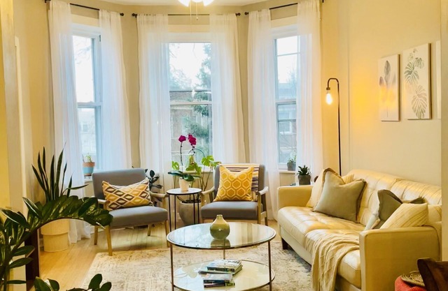Discover and Experience the Ultimate Stay in Logan Square/ Avondale's Retreat