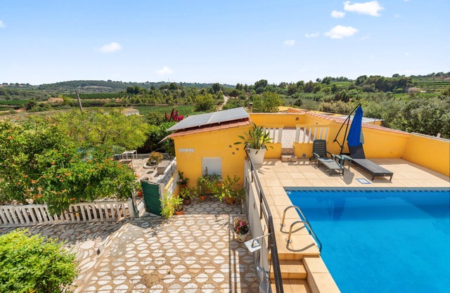 Casa Elja con jardín, piscina, terraza y Wi-Fi