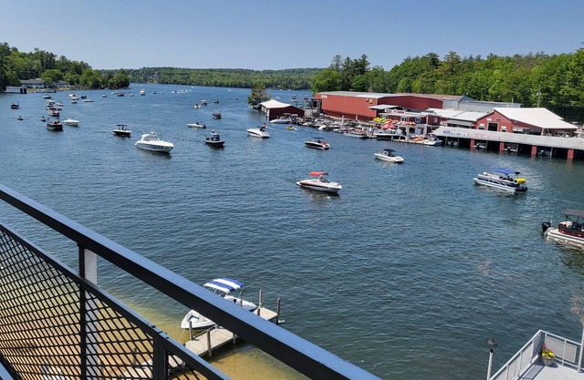 Discover lake life living at its finest in our 2 bedroom on Lake Winnipesaukee!