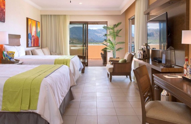 Discover Oceanfront Luxury & Spectacular Views in Loreto