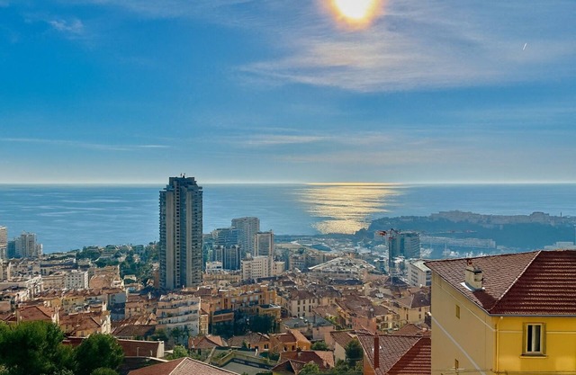 Discover our fully furnished 35m2 two-room apartment, equipped with a washing machine