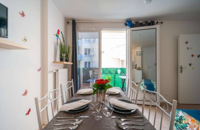 Discover the Cocotier Athisien in Athis-Mons, a booming business located 20 minutes from Paris.