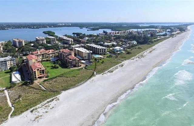 Discover The Perfect Snowbird Nest on Siesta Key Minimum 30-Day Rental