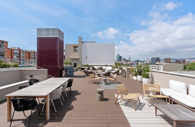Descubra su oasis urbano: Moderno apartamento de 1 dormitorio en la vibrante zona Forum de Barcelona