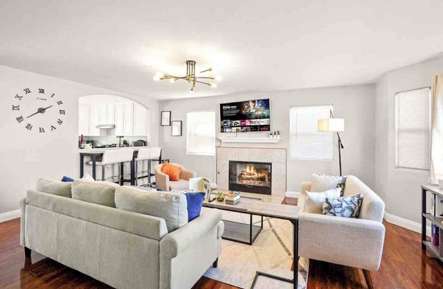 Disney 3BDRM Delight Retreat: Cozy Home with Foosball/Air Hockey-FamilyFriendly
