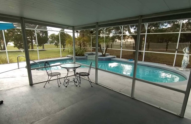 Disney Luxury House Heated Pool / 5 minutes to Disney park