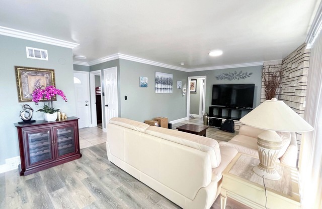 Disneyland Town Vacation Home