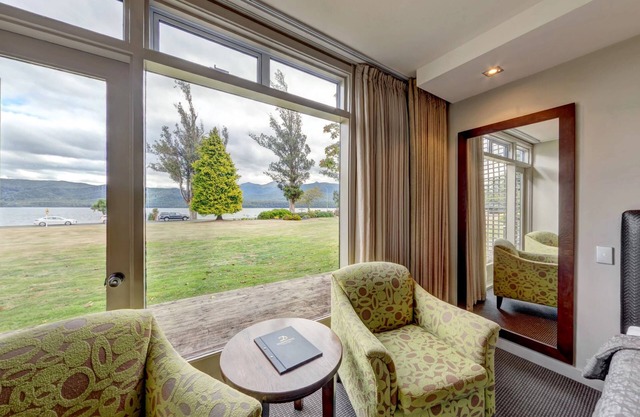 Distinction Te Anau Hotel And Villas