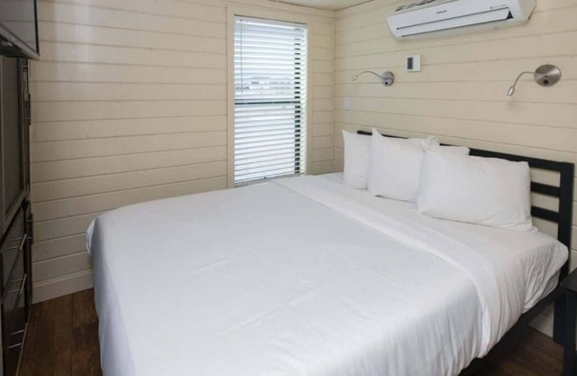 Dive Into Your Dream Vacation! 2 Spacious Units, Outdoor Pool, FREE Parking!