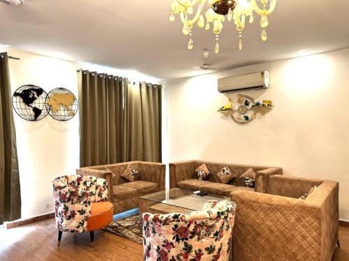Divine India Service Apartment 2Bhk 1A Saket
