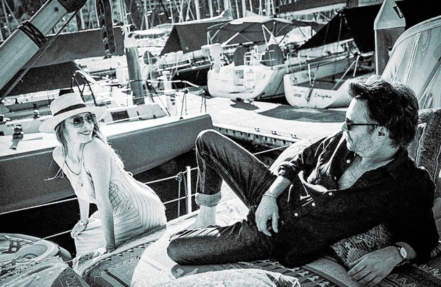 DIVINE YACHT OVERLOOKING SYDNEY HARBOUR