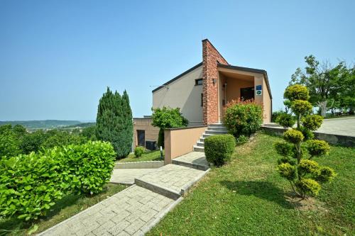DIVINUS HOLIDAY HOUSE