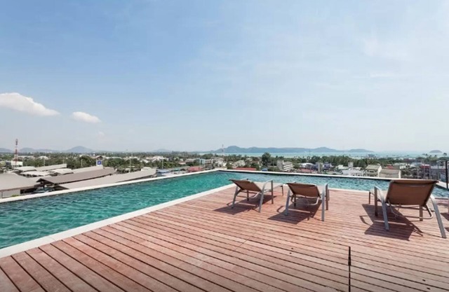 Dlux Condominium
