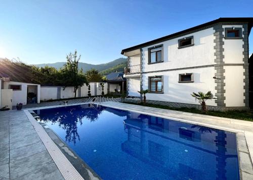 DMC House