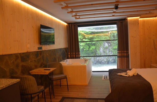 DOĞAL SUİT BUNGALOV