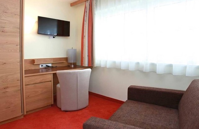 Doppelzimmer mit Dusche, WC 3er Belegung - Hotel Bachschmied KG