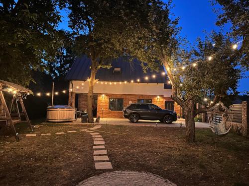 Dock Cottage House