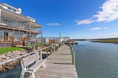 Dockside - Waterfront Condo with boat Dock!
