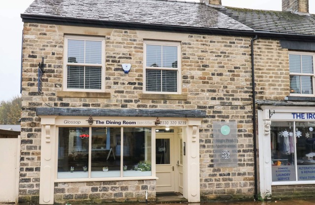 DOCTOR'S GATE, character holiday cottage in Glossop