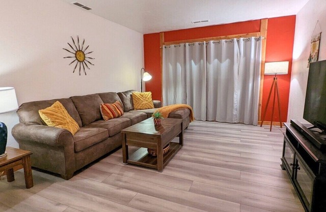 Cowboy Ranch Mins to Prescott Dog Friendly