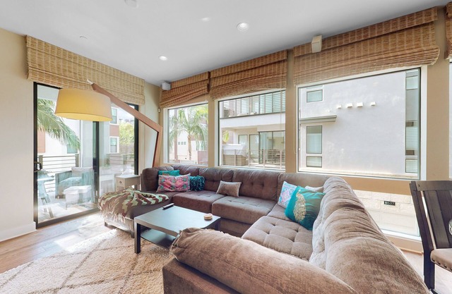 Dog-friendly condo with office - pool, hot tub, and fitness center