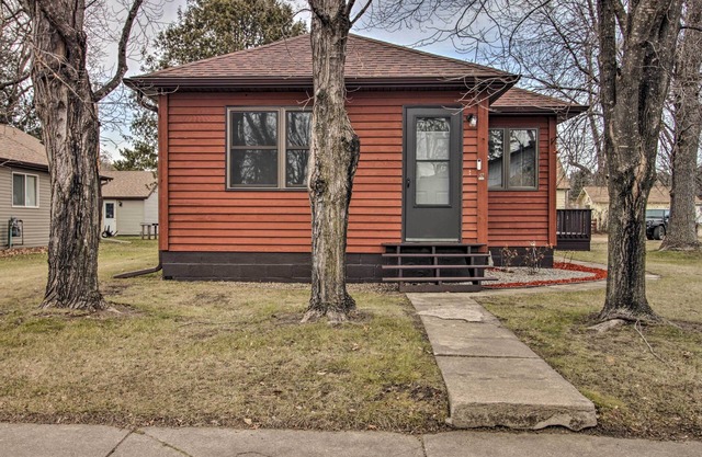 Dog-Friendly Crosby Home w/ Bike Storage!