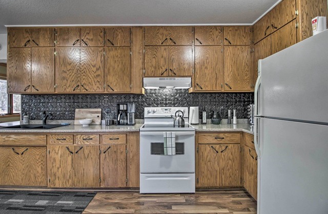 Dog-friendly Crosby Home w/ Bike Storage!