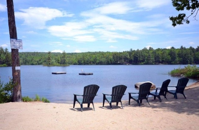 Dog friendly getaway w/ hot tub, sauna and skiing!