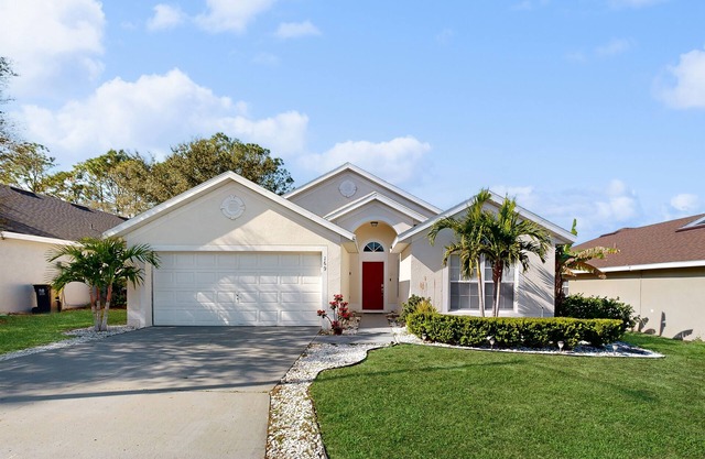 Dog-friendly home near Disney with private pool, patio, streaming, grill, & W/D