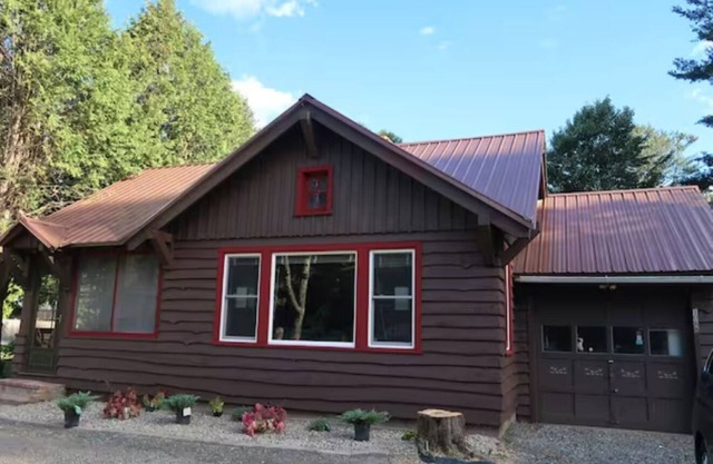 Dog Friendly, located Between Lake Placid and Saranac Lake with pontoon rentals