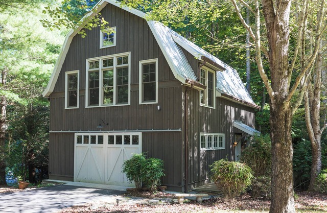 Dog Friendly Mountain Cottage with WiFi and AC