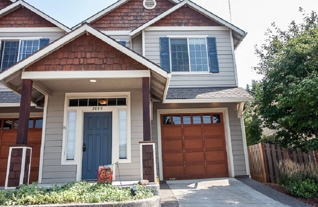 Dog Friendly Spacious,Residential Townhome
