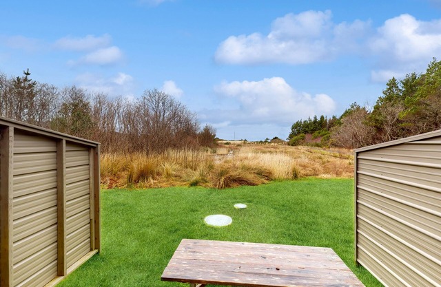 Dog-friendly studio with lovely dune views & hot tub - walk to the beach