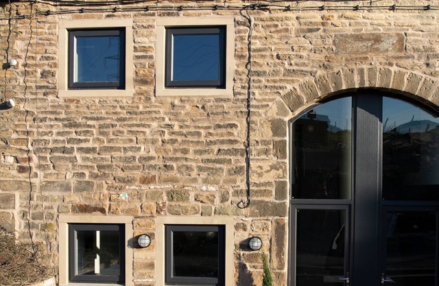 Dog Friendly Unique barn conversion in Saddleworth