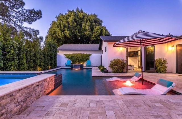 Dog Friendly Villa - Huge Pool & Hot Tub