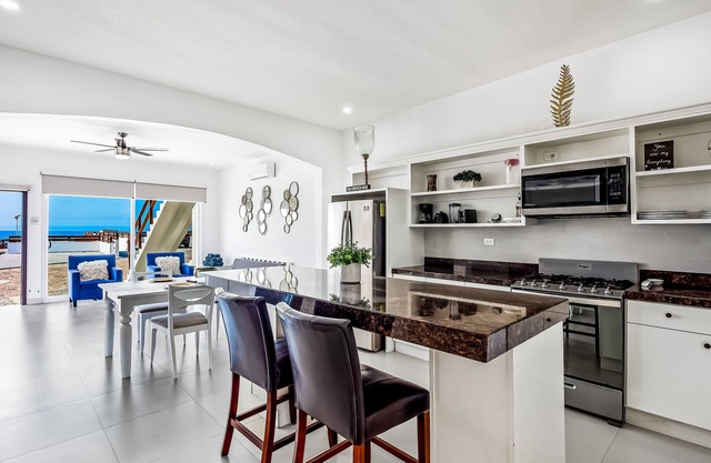 Dog-friendly villa with heated outdoor pool, hot tub, streaming, private patio